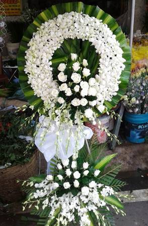 HV234 Đặt hoa chia buồn thị xã Ayun Pa Gia Lai