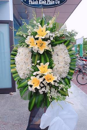 HV202 Lẵng hoa đám tang đẹp thị xã An Khê Gia Lai