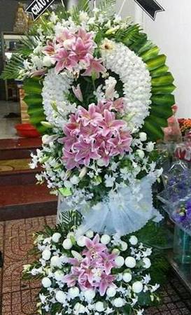 HV218 Vòng hoa đám tang đẹp phường Ia Kring Pleiku Gia Lai