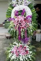 HV220 Vòng hoa tươi đám tang phường Hội Phú Pleiku Gia Lai