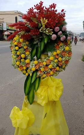 HV213 Lẵng hoa viếng đám ma thị trấn Vị Xuyên Hà Giang