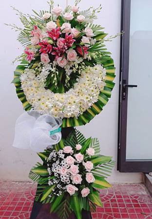 HV204 Giá vòng hoa viếng đám tang phường Long Hương Bà Rịa