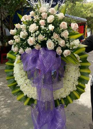 HV214 Mẫu vòng hoa đám tang đẹp phường Cổ Thành Chí Linh Hải Dương