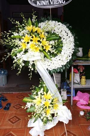 HV223 Lẵng hoa tang lễ xã Gia Xuyên Hải Dương