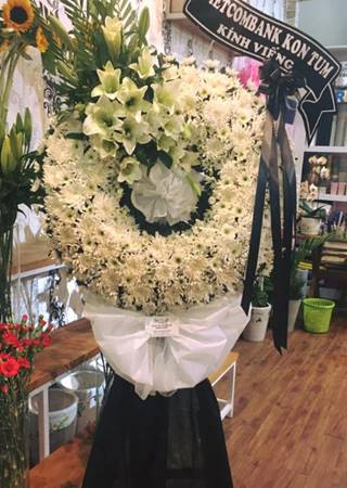 HV209 Giá bán vòng hoa tang lễ thị trấn Me Gia Viễn Ninh Bình