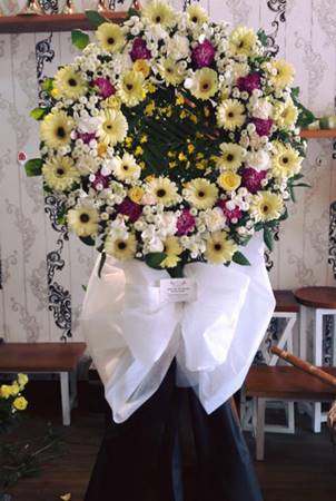 HV208 Vòng hoa tang thị trấn Châu Thành Trà Vinh
