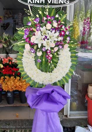 HV238 Vòng hoa đám ma huyện Phú Giáo Bình Dương